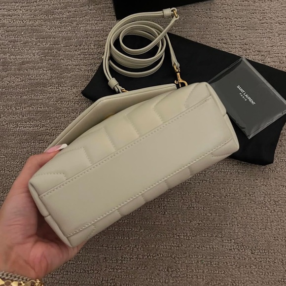 YSL toy loulou in cream with gold hardware - Picture 4 of 5